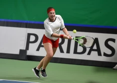 Ostapenko ar Kičenoku izcīna vietu Īstbornas "WTA 500" sērijas turnīra pusfinālā
