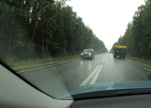 Sen zināms, ka vasarā ar personīgajiem auto braucam biežāk, tālāk un, ko tur liegties, arī ātrāk nekā ziemā. 