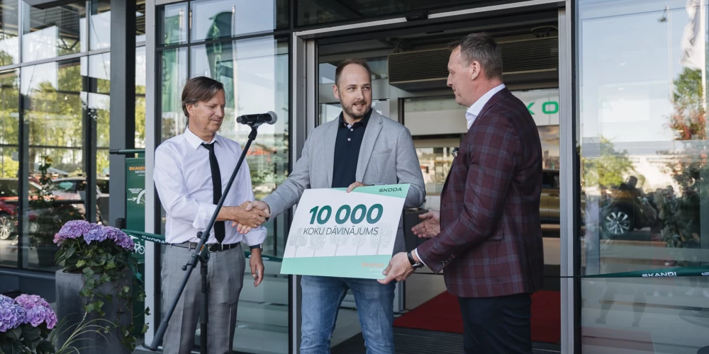 Skandi Motors un Škoda veicina ilgtspēju ar 10 000 koku stādīšanu Latvijas mežos