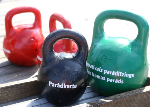 Neapdomīgi ņemts kredīts var izrādīties kā smaga svaru bumba, kas nevis palīdz audzēt muskuļus, bet velk uz leju.