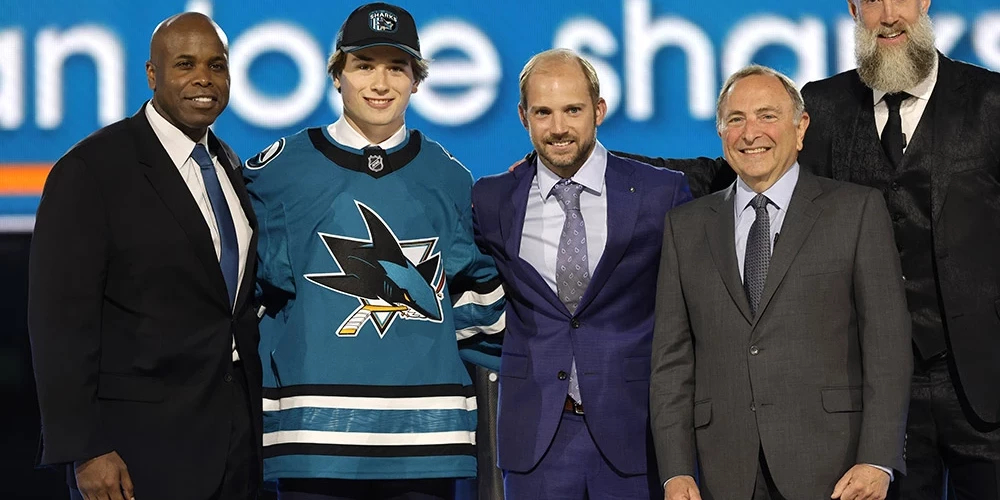"Sharks" NHL draftā ar pirmo numuru izraugās kanādieti Selebrīni; baltkrievs Levšunovs nonāk "Blackhawks"