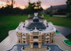Lego Ukrainā palīdz atjaunot skolas, slimnīcas un tiltus