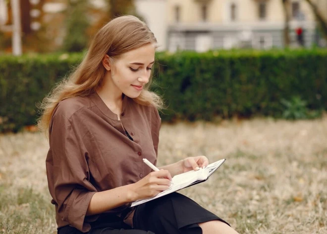 Lai saņemtu uzturlīdzekļus, ārzemēs studējošiem jauniešiem katru gadu būs jāapliecina studiju turpināšana