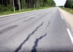 Некоторые шоссе в Латвии останутся без тротуаров - на них не хватает денег