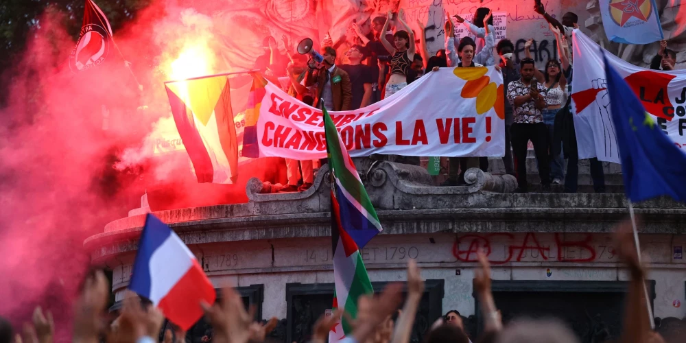Francijas ielās tūkstošiem cilvēku protestē pret Nacionālās apvienības dominanci vēlēšanās