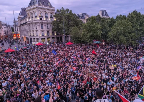 Вскоре после выборов в Париже прошли протесты против победы ультраправых.