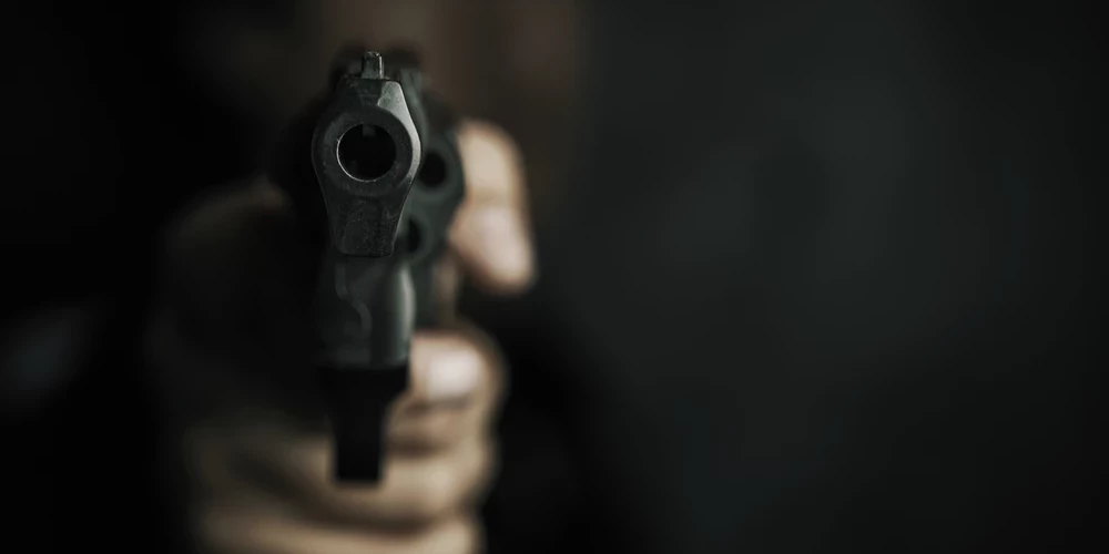 Vīrieti aizturējusi policija.