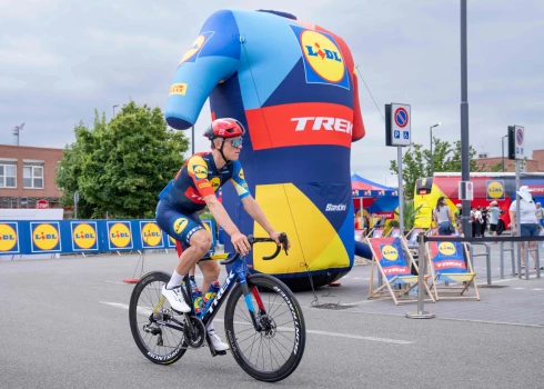 Toms Skujiņš Itālijā, kur šogad sākās "Tour de France" velobrauciens.