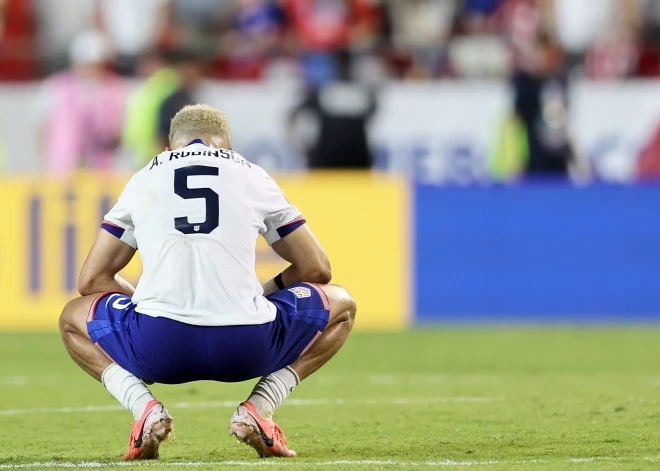 Mājinieki ASV zaudē Urugvajai un izstājas no "Copa America"