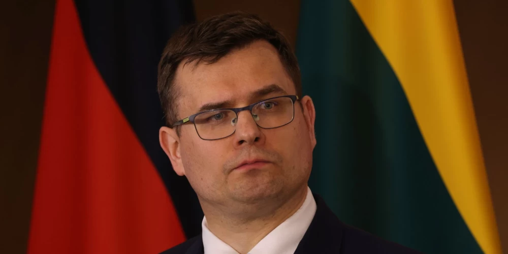 Lietuva iepirks kāpurķēžu bruņutransportierus

