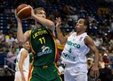 Lietuvas basketbolisti olimpiskajā kvalifikācijā trešajā trešdaļā nolauž Meksiku 