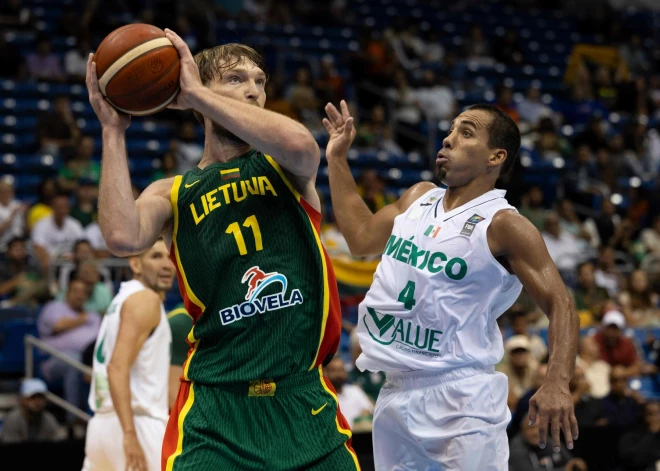 Lietuvas basketbolisti olimpiskajā kvalifikācijā trešajā trešdaļā nolauž Meksiku