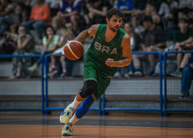 Rauls Netu ir viens no Brazīlijas vīriešu basketbola izlases līderiem.