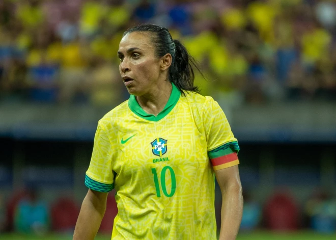 Brazīlijas futbola leģenda Marta pošas sestajām olimpiskajās spēlēm