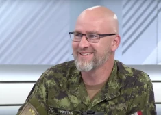 VIDEO: "Ir svarīgi runāt vienā valodā!" Kanādas ģenerālis katru dienu praktizē latviešu valodu
