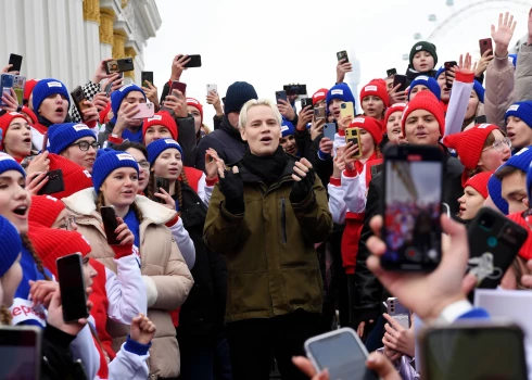 Шаман сейчас - главный прокремлевский певец в России.