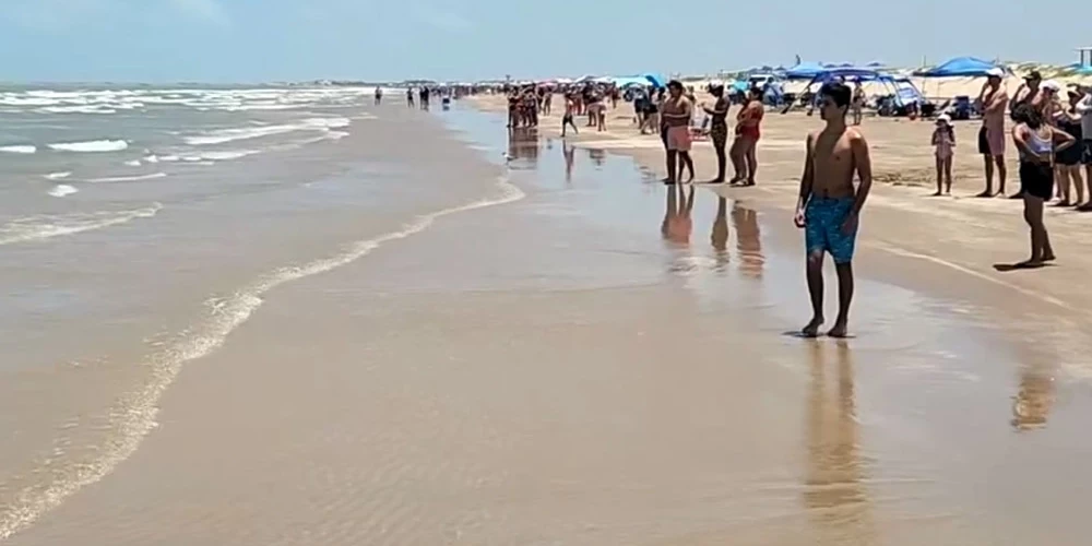 Aculiecinieki pludmales krastā šokā novēro šausminošos notikumus.