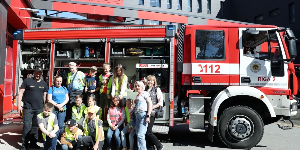Situācija ar ugunsdzēsēju tehniku uzlabojas, ir gan, ar ko doties uz izsaukumiem, gan parādīt atvērto durvju dienā depo Pārdaugavā, Jaunpils ielā.