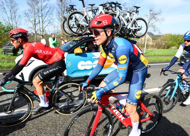 Toms Skujiņš izcīna 21. vietu "Tour de France" astotajā posmā