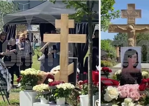 В воскресенье близкие и поклонники Анастасии собрались у ее могилы на Троекуровском кладбище.