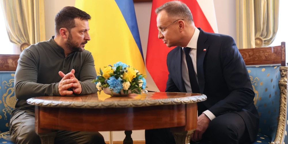 Abi līderi parakstījuši vienošanos par valstu sadarbību aizsardzībā.
