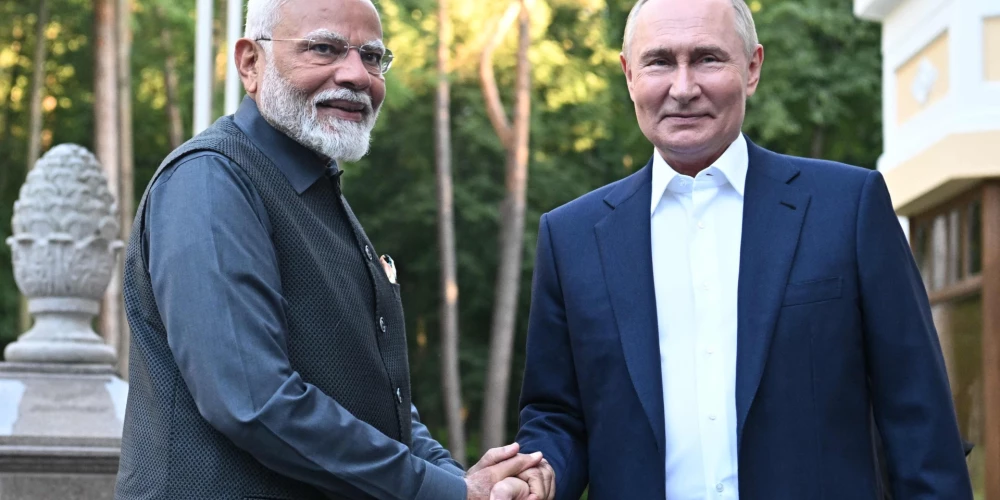  Indijas premjerministrs Narendra Modi un Krievijas diktators Vladimirs Putins.