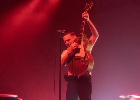 Braiena Adamsa koncerts "Arēnā Rīga" (foto: Mārtiņš Ziders)