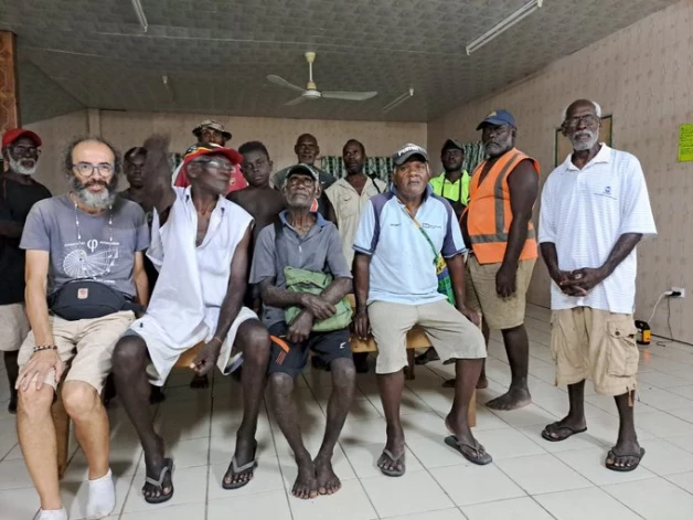 Klimatologs Džanluka Grimalda Papua-Jaungvinejas iedzīvotājiem apsolījis, ka darīs visu iespējamo, lai ierobežotu savu ietekmi uz planētu. (Foto: Džanluka Grimalda/X)