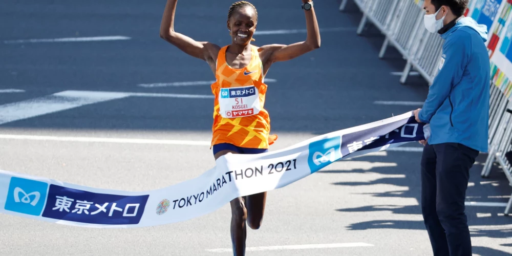 Kenijas garo distanču skrējēja Brigida Kosgei.
