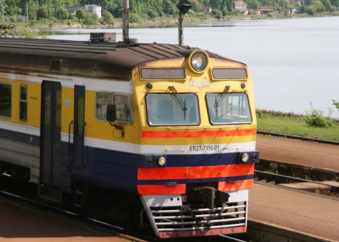 "Viņš gaidīja īsto brīdi, lai izlēktu transportlīdzekļa priekšā!" Vilciena mašīnists min iemeslu traģēdijai Jūrmalā, kurā dzīvību zaudēja Straume