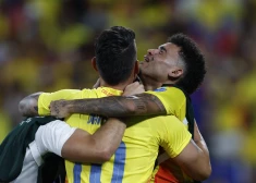 Kolumbijas futbolisti sasniedz "Copa America" finālu; Urugvajas futbolisti pēc zaudējuma vicina dūres ar līdzjutējiem
