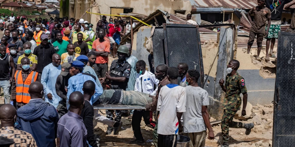 Nigērijā sagrūst skola.