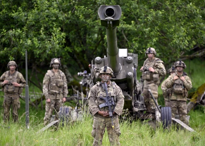 Vācija gatavo plānu, kā uz austrumiem varētu pārvietot 800 000 NATO karavīru