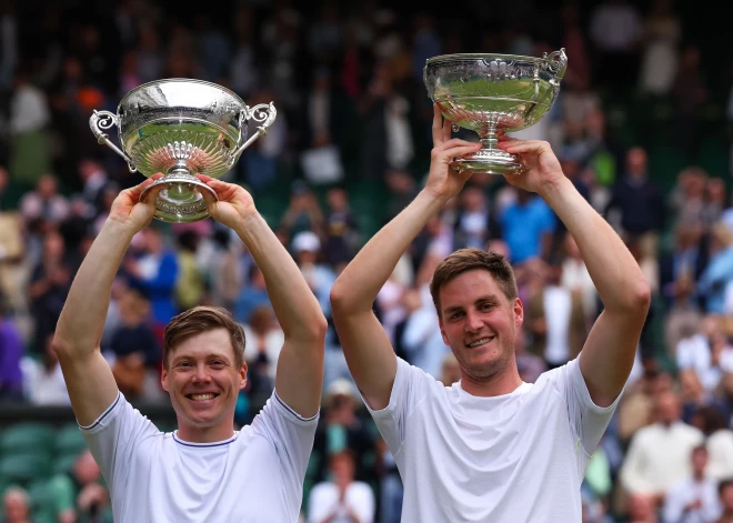 Vimbldonā vīriešu dubultspēlēs uzvar Helievāra un Patens