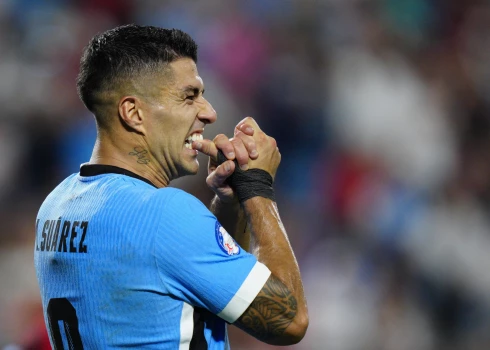 Urugvajas futbolisti pēcspēles sitienuos izcīna trešo vietu "Copa America"