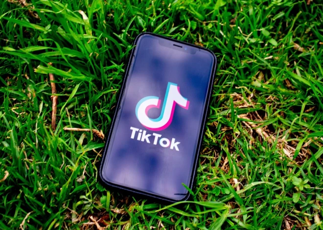 Vāc parakstus par "TikTok" aizliegšanu Latvijas teritorijā