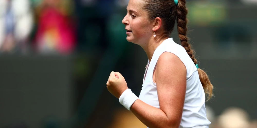 Aļona Ostapenko.