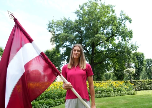 Latvijas olimpiskie karognesēji Parīzē būs Tīna Laura Graudiņa un Nauris Miezis
