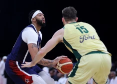 Zvaigžņotā ASV basketbola izlase pārbaudes spēlēs ne bez pūlēm pieveic Austrāliju