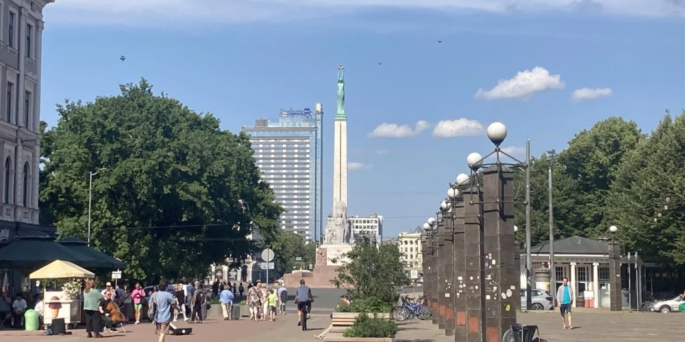 Vecrīga vasaras sezonas plaukumā.