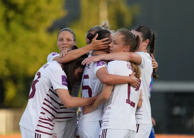 Latvijas futbolistes uzvar Moldovu, taču neturpinās cīņu par iekļūšanu Eiropas čempionātā