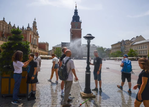 Eiropas dienvidus piemeklē karstuma vilnis no Āfrikas