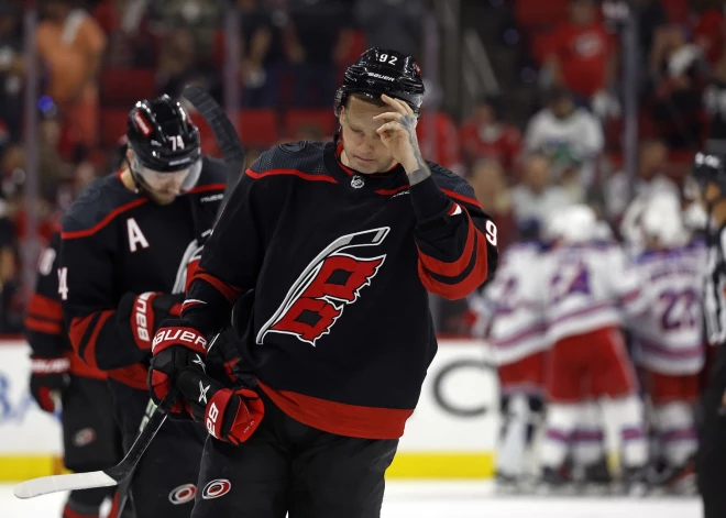 NHL klubs "Hurricanes" lauž līgumu ar Kuzņecovu, kurš tagad var doties uz okupantu līgu - KHL