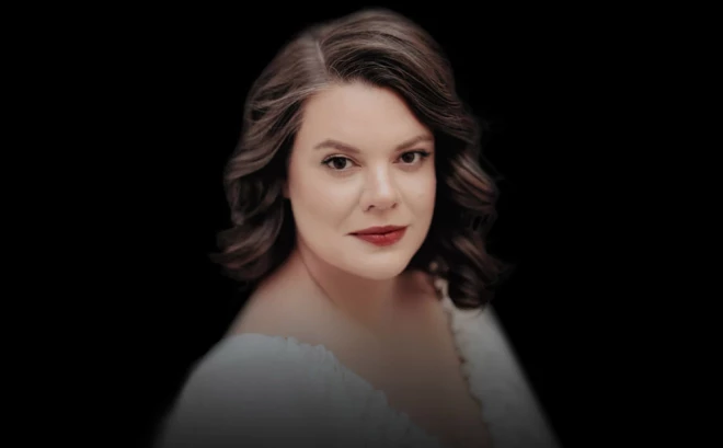 Slavenā krievu trimdas dzejniece Vera Polozkova dalās smeldzīgās pārdomās par attiecībām ar saviem vecākiem un spriež, kā jūtas krievu inteliģence trimdā Ukrainas kara laikā.