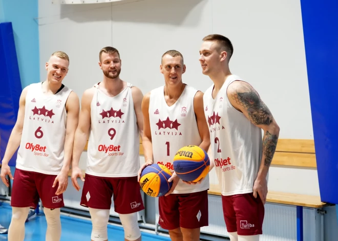 Latvijas vīriešu 3x3 basketbola izlases spēlētāji - Francis Lācis (no kreisās), Zigmārs Raimo, Nauris Miezis un Kārlis Lasmanis treniņā.