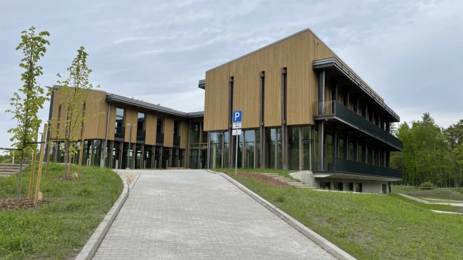 “Latvijas valsts meži” savus klientu centrus būvē no koka.