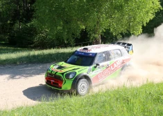 Rallija autosportists saņem sodu par ātruma pārsniegšanu apdzīvotā vietā
