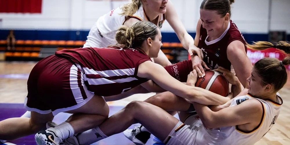 Latvijas U-18 sieviešu basketbola izlase spraigā cīņā piekāpjas Vācijai.