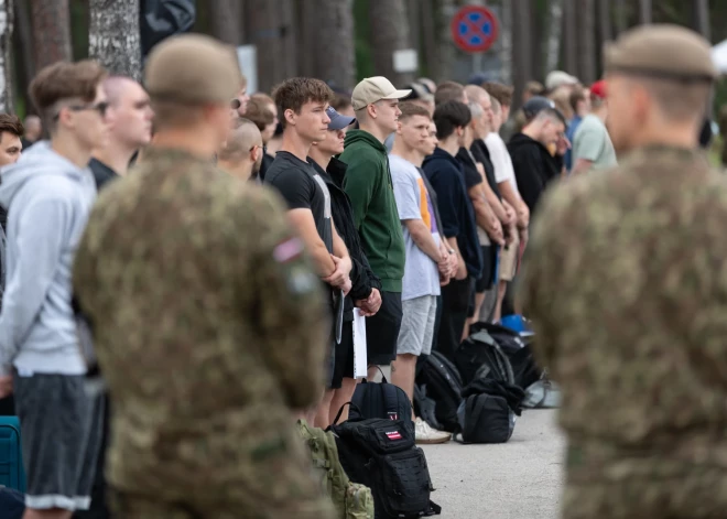 Militārajā bāzē “Ādaži” tiek sagaidīti valsts aizsardzības dienesta 2024. gada jūlija iesaukuma karavīri.