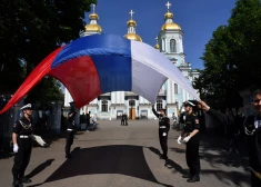 Kāda ir dzīvības cena? Maskava piedāvā iedzīvotājiem 1,9 miljonus rubļu par došanos karot uz Ukrainu